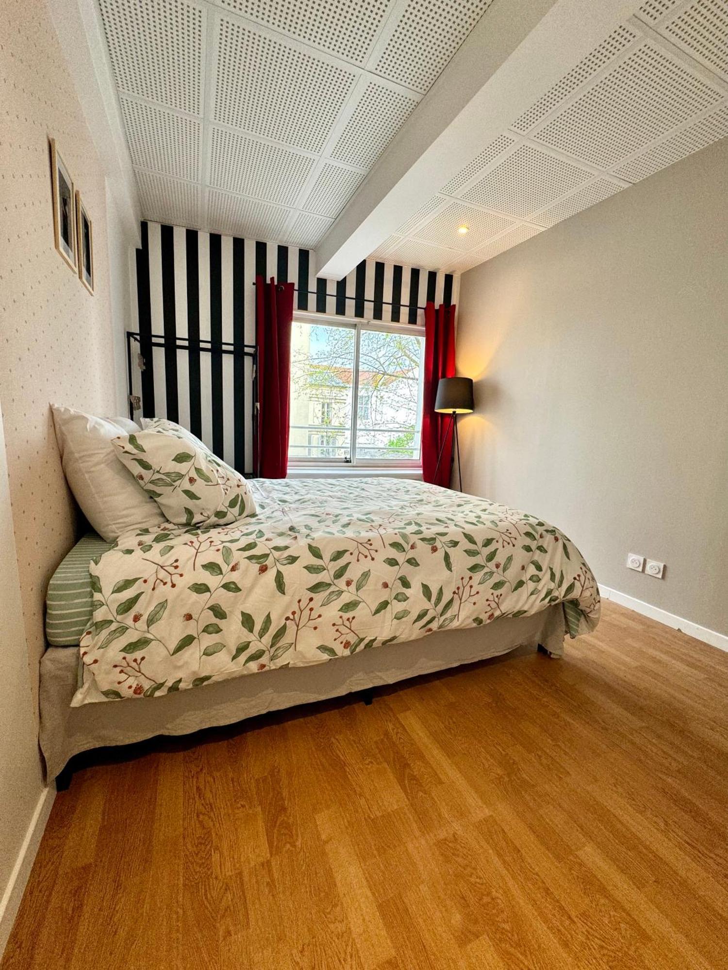 Appartement Lumineux Et Renove Pres De Montmartre "Amelie" Париж Екстериор снимка